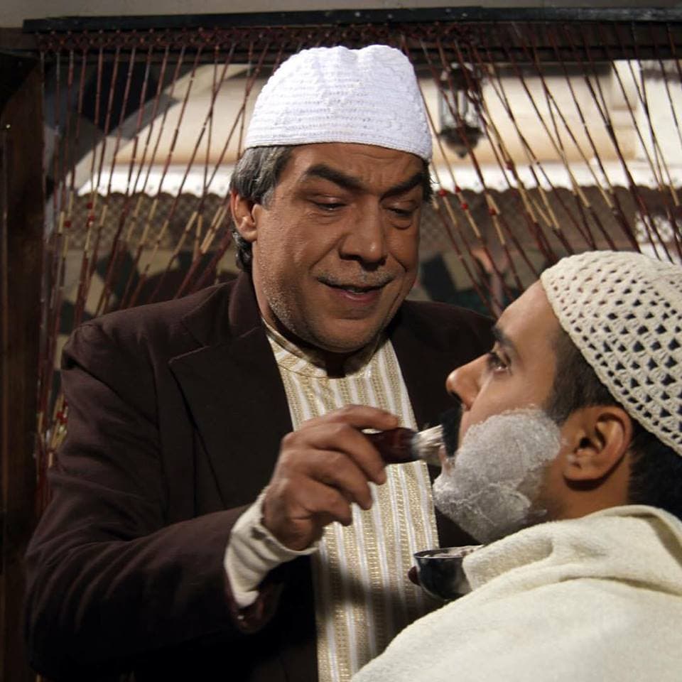 أيمن رضا بدور "أبو جبري" الحلاق في خاتون