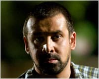 صورة غلاف مقالة كريم عبد العزيز يخوض تجربة التقديم التلفزيوني للمرة الأولى