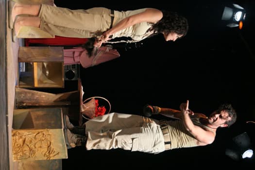 صورة غلاف مقالة «ليلة القتلة» دون جثث أو دماء!!