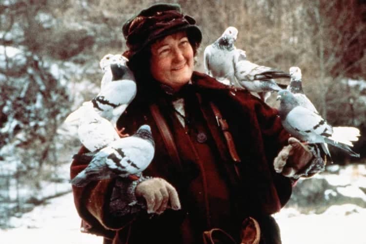 رحيل بريندا فريكر الشهيرة بسيدة الحمام فيHome Alone 2