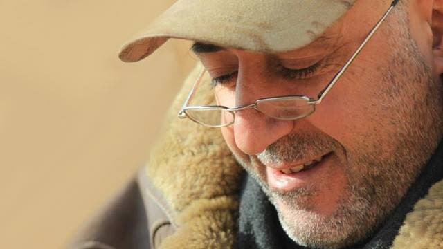 أحمد إبراهيم أحمد يبدأ تصوير عمله الاجتماعي الثاني لهذا العام: "عناية مشددّة"