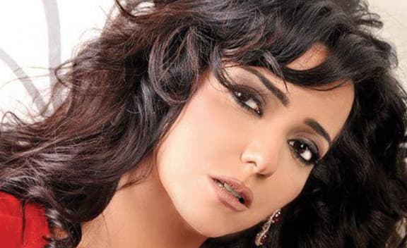 صورة غلاف مقالة أمل عرفة تقدم الجزء الثاني من "دنيا" بعد 15 عاماً على عرض الأول