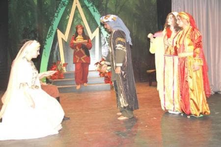 رشاد كوكش: «الزهرة القرمزية» مسرحية عن الخير والشر