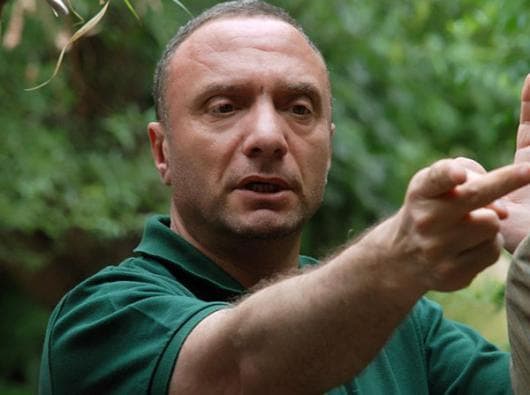 صورة غلاف مقالة كاريس بشّار ورفيق سبيعي.. أمام كاميرا باسل الخطيب في فيلمه الجديد "أهل الشمس"