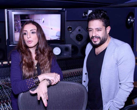 صورة غلاف مقالة تعاون فني بعيد عن الدويتو يجمع أنغام بحماقي