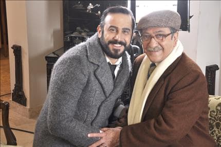 سنعود بعد قليل... أزمة يدفع ثمنها الفقراء...يحتار المثقفون في توصيفها.. يبيع ويشتري فيها تجار الدم ومافيا الأزمات