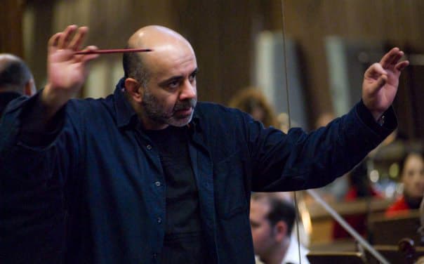 موسيقا طاهر مامللي تدخل "بواب الريح" وتعزف "الحب كله"