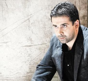 صورة غلاف مقالة كريم عبد العزيز يعود إلى الدراما ب "وش تاني"