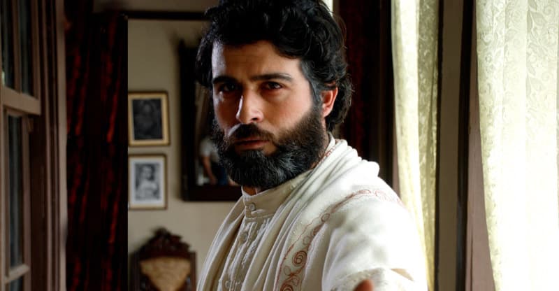 صورة غلاف مقالة باسل الخطيب يسدل الستار عن "حدث في دمشق"