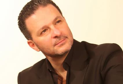 صورة غلاف مقالة نقولا الأسطا يعبر عن محبته لوطنه من خلال " لو مهما صار"