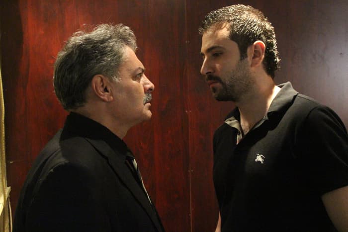 وقّع الفنّان يامن الحجلي مؤخراً عقد مشاركته في مسلسل "طوق البنات" من إنتاج شركة "قبنّض" للإنتاج والتوزيع الفني