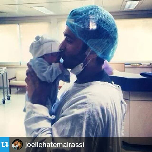 صورة غلاف مقالة جورج الراسي يحتضن مولوده الأول ونادين الراسي تبارك له