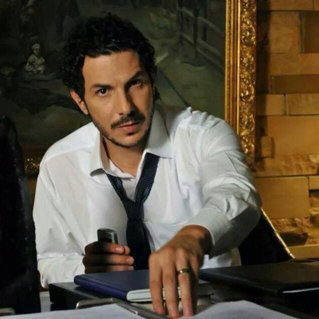 باسل خيّاط  يلعب "مايكل كورليوني" بنسخةٍ عربية في "سفينة نوح"