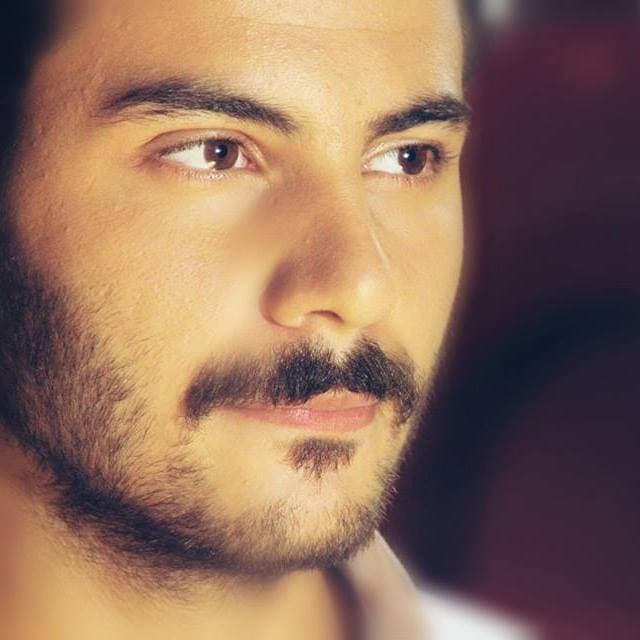 عمر عنتر حب وصداقة من طرف واحد