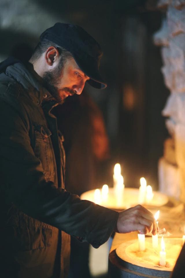 صورة غلاف مقالة "بانتظار الخريف" يعرض في القاهرة بغياب مخرجه .. وفواخرجي تقاطع العرض