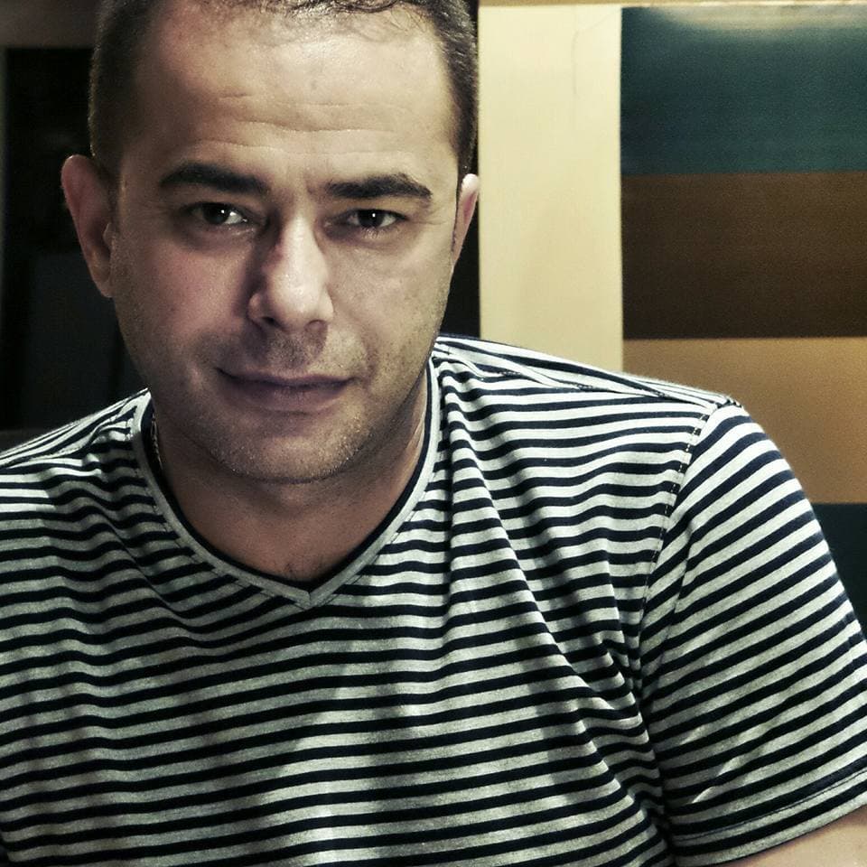 كاتب "باب الحارة 8": نحن نمسك العصا من المنتصف