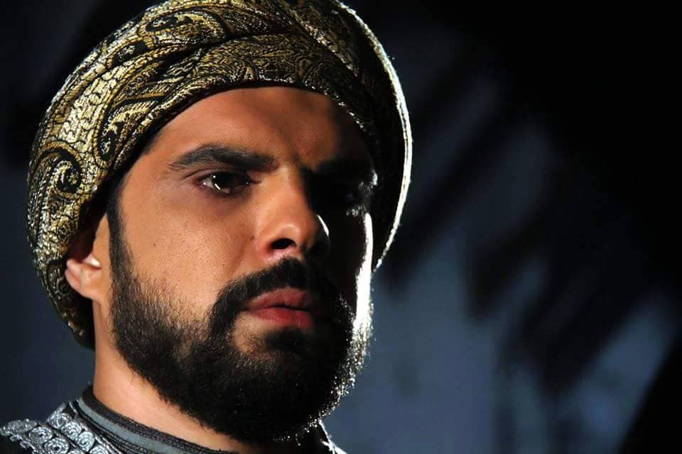 يزن خليل يبحث عن الانتقام في خاتون ويتسكع ب "احمر"