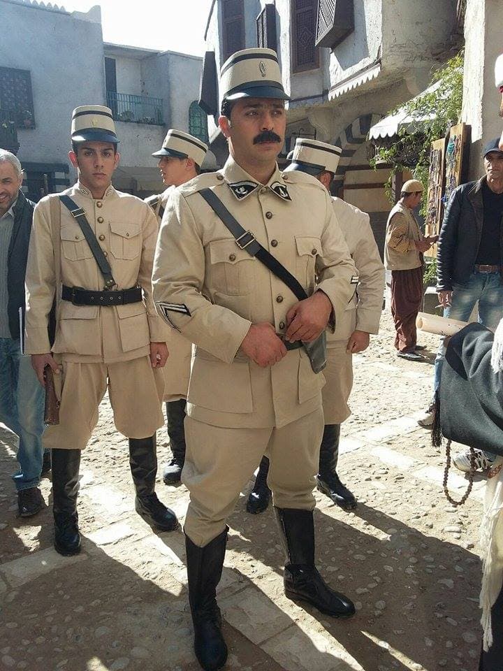 اسماعيل مداح خلف الكامير مع المثنى صبح .. وأمامها في عملين حتى الآن