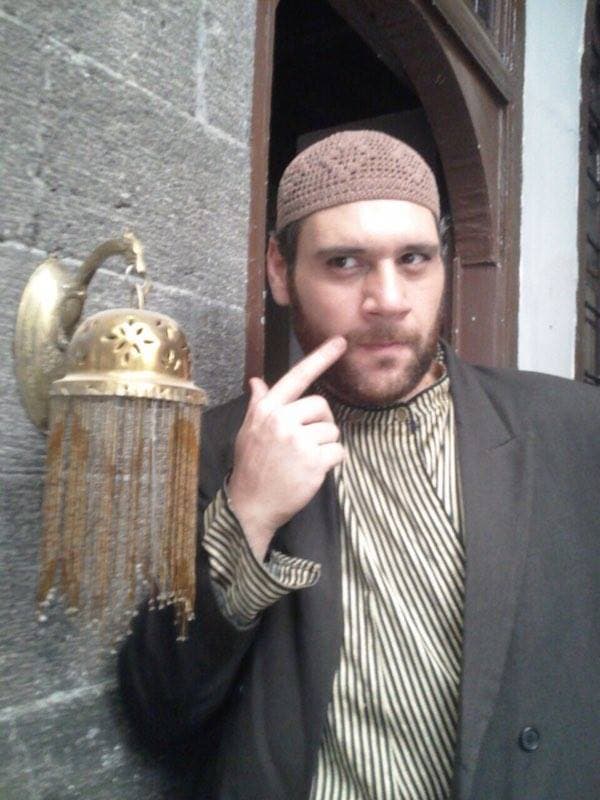 زيد الظريف يقرع "باب الحارة" بانتظار "حماية وحكاية"