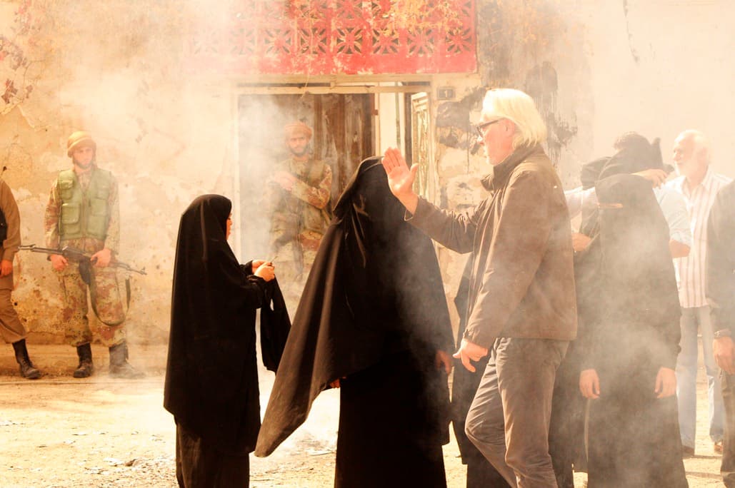 ديانا كمال الدين تصوغ رؤية أنزور في مواجهة سينمائية مع الفكر الديني المتطرف