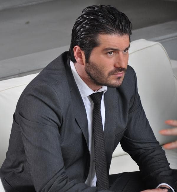 يزن السيد ينضم لأبطال العمل المشترك "سماء صغيرة"