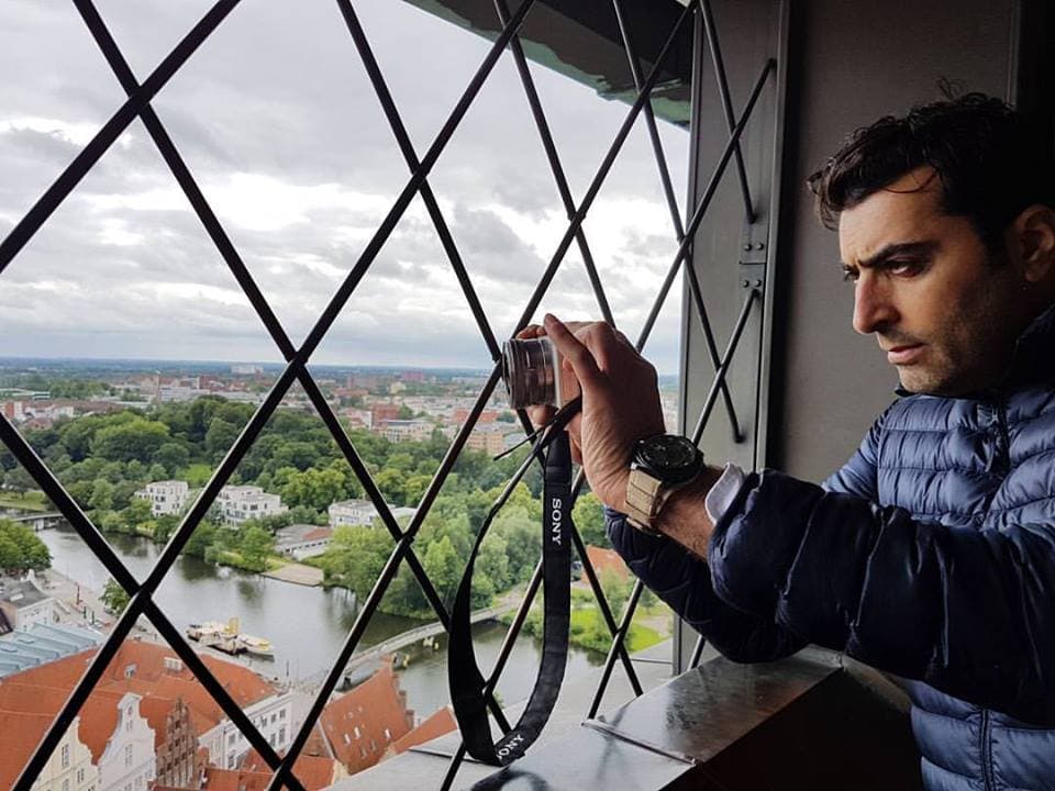 باسم ياخور يرد على منتقديه: لا تشبحوا علينا الحرية لاتتجزأ