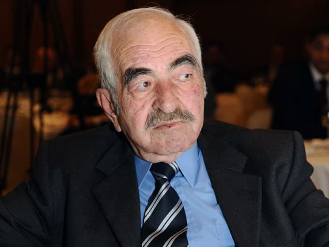 الزعيم عبد الرحمن آل رشي في ذمة الله