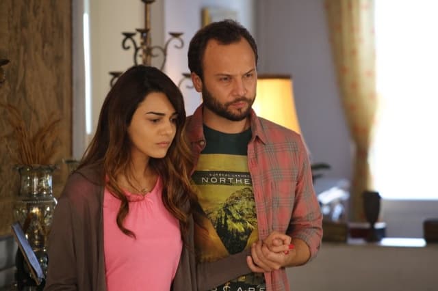 مكسيم خليل .. عاشق ويقضي الليلة في مصر