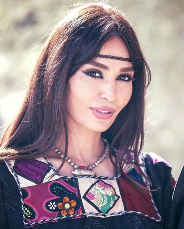 بين حُسن وحَسْنة: روعة ياسين زوجة إمام.. تعمل في نادٍ ليلي وعلاقتها متوّترة بزوجها