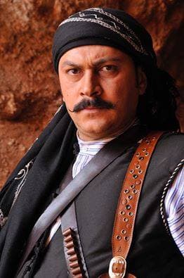 وائل شرف يوضح حقيقة عودته إلى "باب الحارة"