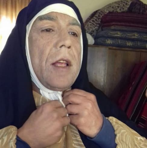 بعد "أم سعيد الرز" أيمن رضا يدعوكم إلى "فك اللزيق"