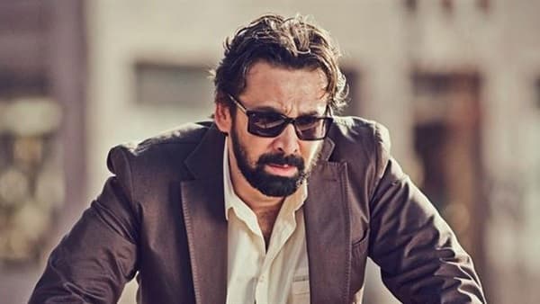 صورة غلاف مقالة كريم عبد العزيز يعلن موعد تصوير "الزيبق2"
