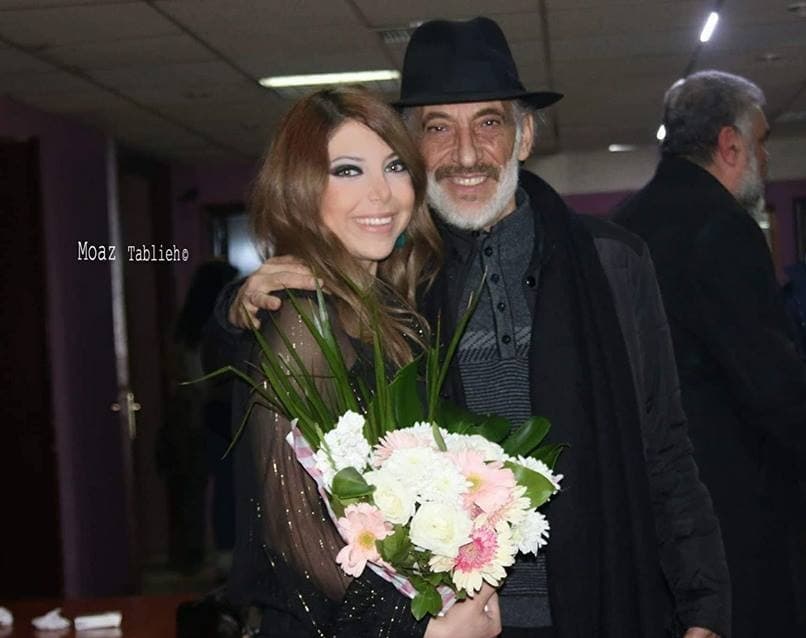 صورة غلاف مقالة كأنو مسرح: جنون اليوميات السورية على الخشبة