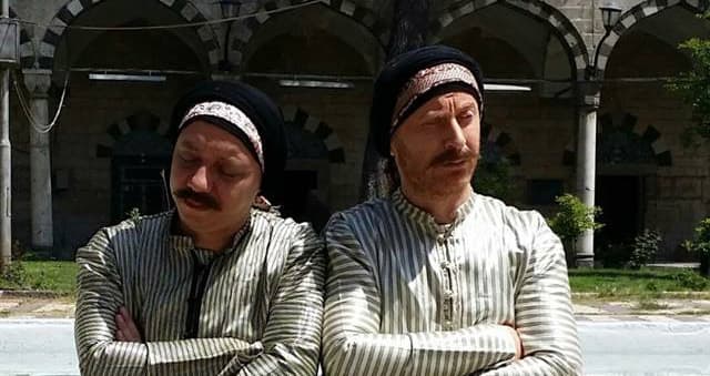 مصطفى الخاني ومعن عبد الحق يجمعهما "حزام خصرٍ واحد"  في "بواب الريح"