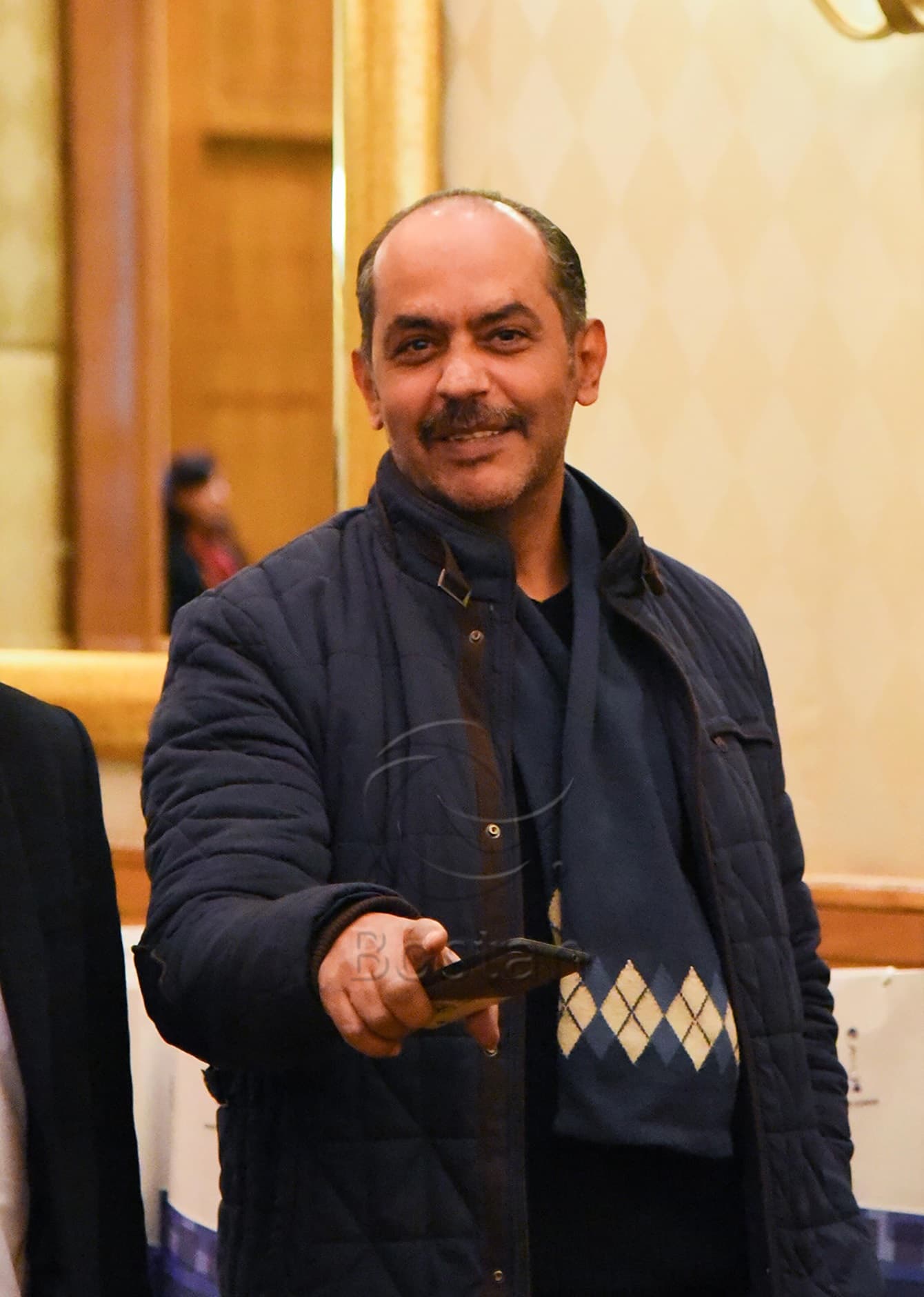 صورة غلاف مقالة حسين عباس على مسافة مما سبق