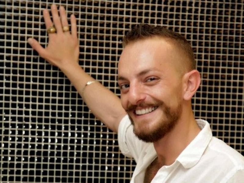 أويس مخللاتي "صخر دفعني لدراسة نص هوزان عكو بالكامل"