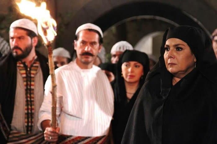 هل يسلم بسام الملا مفاتيح باب الحارة ل"قبنض"