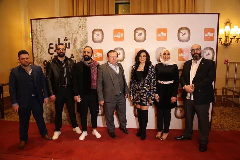 صورة غلاف مقالة زمنان مختلفان وجريمة قتل غامضة في شارع شيكاغو