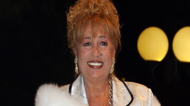 منى واصف بعيدة عن "السوشال ميديا"