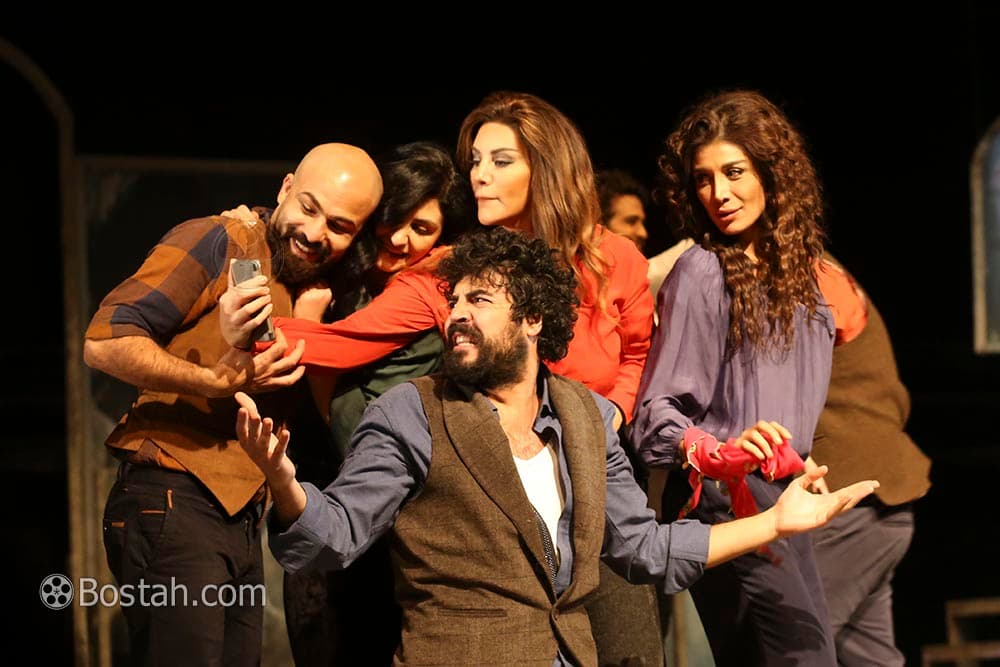 صورة غلاف مقالة كأنو مسرح يجمع نجوم الدراما على خشبة المسرح