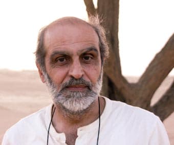 صورة غلاف مقالة هشام شربتجي: رشا شربتجي اخترعت الكاميرا النطاطة