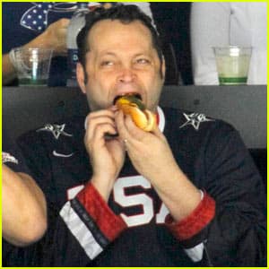 صورة غلاف مقالة فينس فون ينتظر حدثاً سعيداً