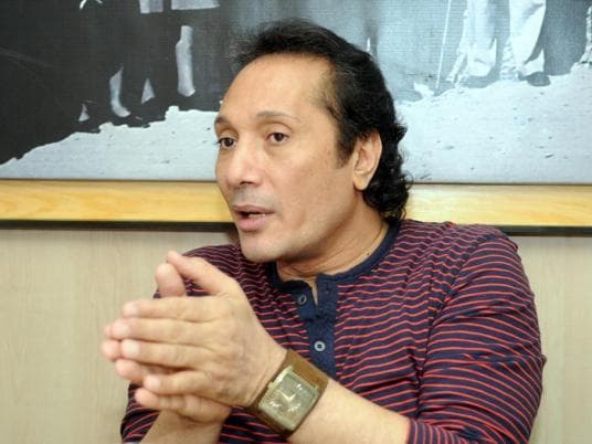 صورة غلاف مقالة على الحجار: يعجبنى فكر الإخوان لكني أرفض خلط الدين بالسياسة