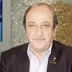 صورة غلاف مقالة دريد لحام: أفضل ما كتب عني شارلي شابلن العرب واسوأ ما كتب فيلم "الحدود" تمثيلية تلفزيونية