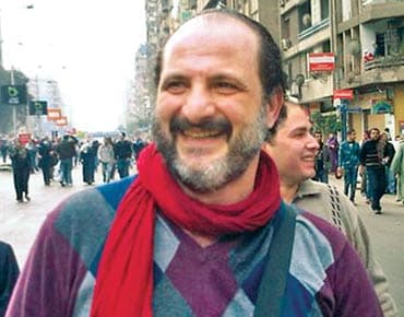 صورة غلاف مقالة خالد الصاوي: نوثق الثورة في "خاتم سليمان"