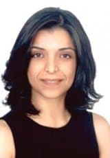 صورة غلاف مقالة نورا مراد..نسّاجة.. تجمع الخيوط على إيقاعات لغة الجسد..