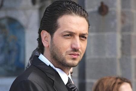 صورة غلاف مقالة علي سكر: " لم ولن أترك بلدي سورية"