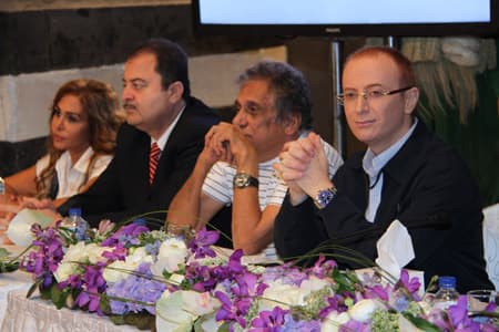 صورة غلاف مقالة مؤمن الملاّ... "حمّام الشام" رسالة حب إلى دمشق... مع الاعتذار