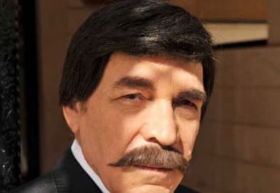 صورة غلاف مقالة ياسر العظمة: يتبراً من أي صله له بالعالم الافتراضي.. و"مرايا2013" مطلع حزيران