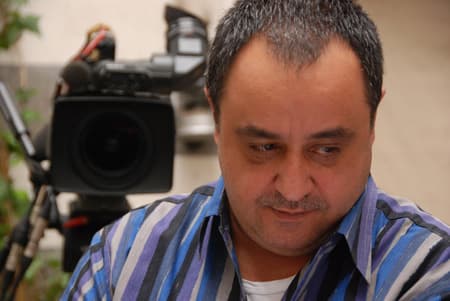 صورة غلاف مقالة مؤمن الملاّ يعلن عن قائمة أبطال مسلسل "حمّام شامي"